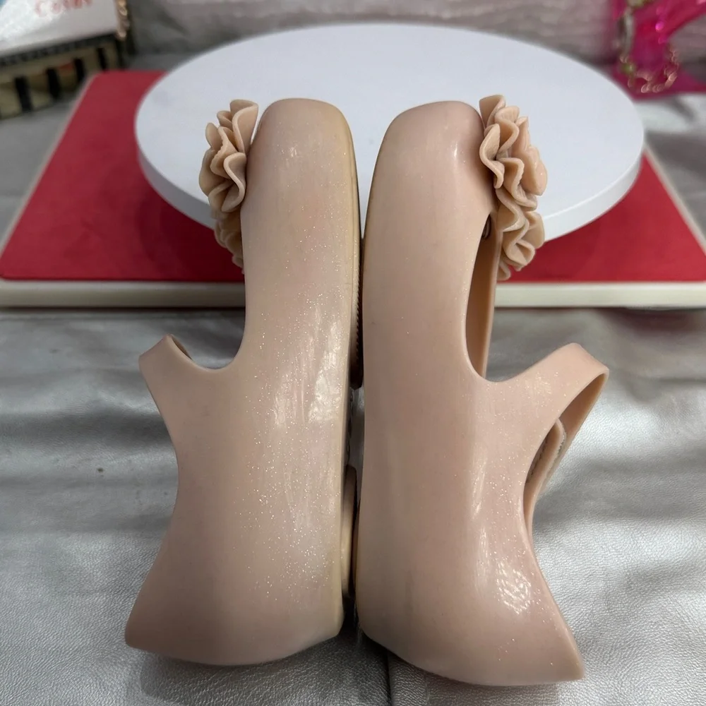 (S4)Mini Melissa big girl shoes, Mary Jane style, size 9, pale pink with glitter